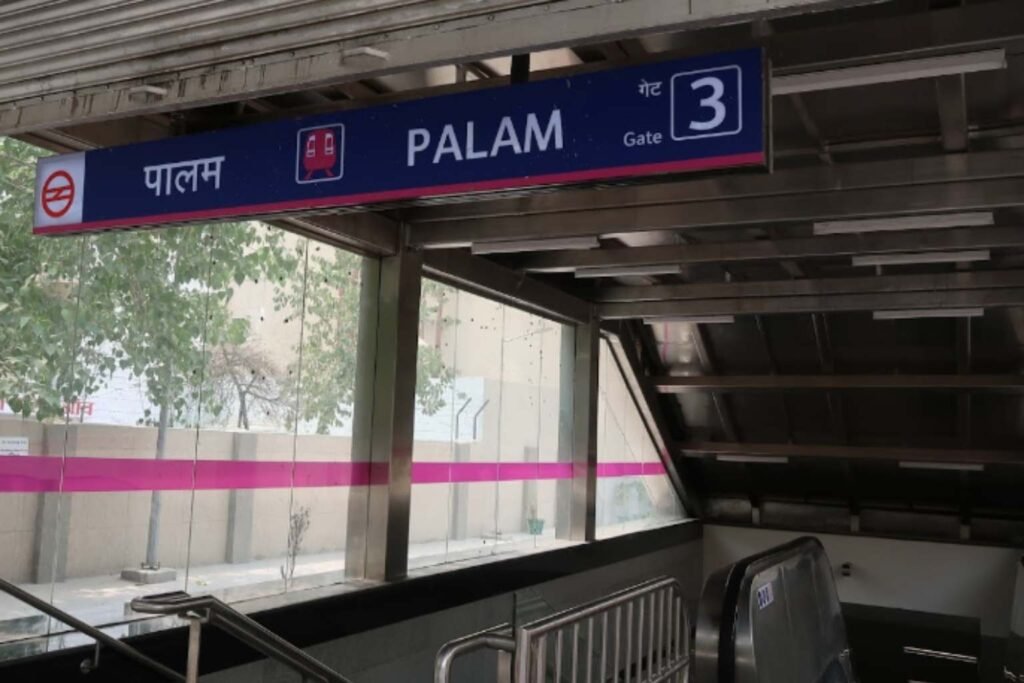palam metro station gate no 3